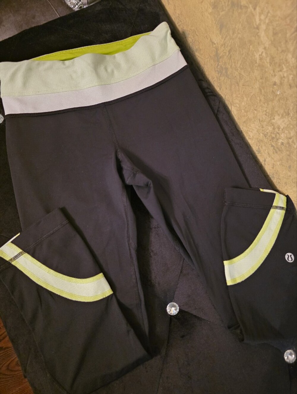 Lululemon Run: Inspire Crop II Leggings Black Neon Mint Green